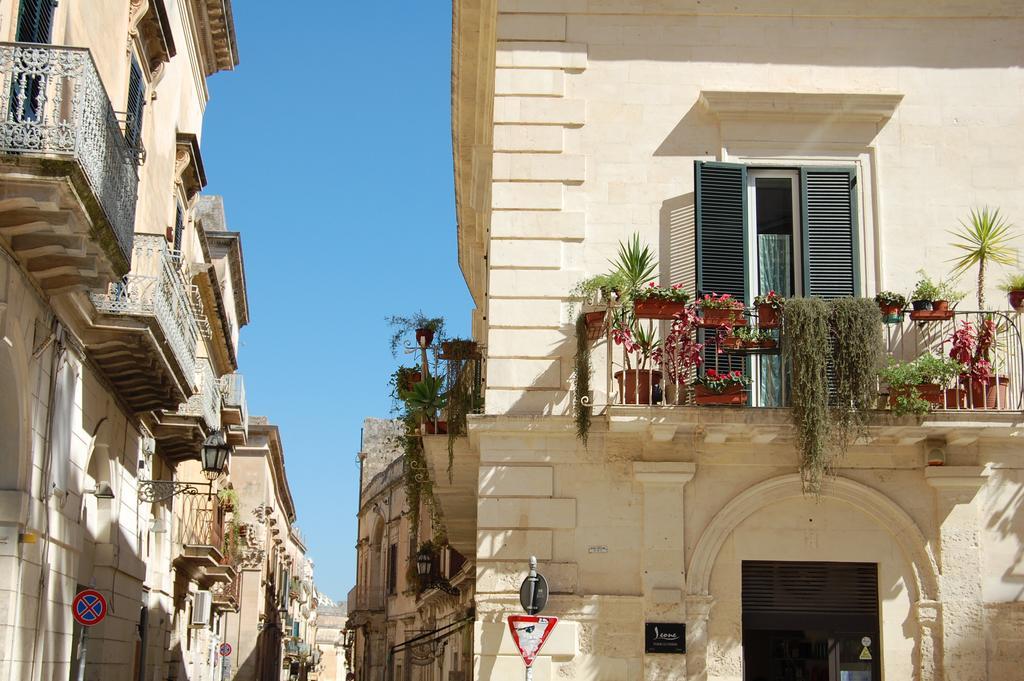 A Casa Di Francesca Apartment Lecce Ngoại thất bức ảnh